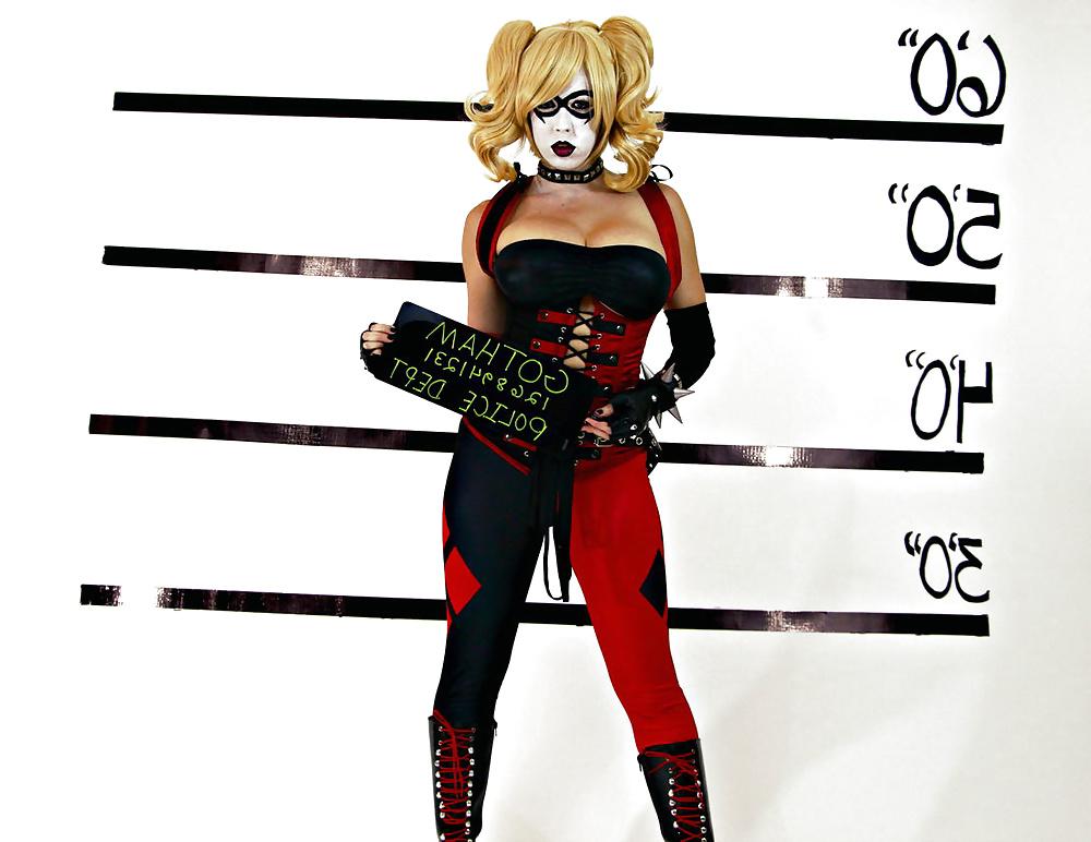 12P Big-titty Harley Quinn Cosplay