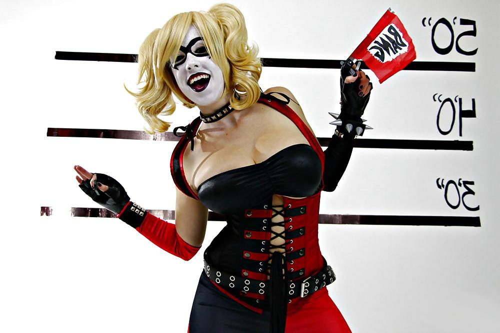 12P Big-titty Harley Quinn Cosplay