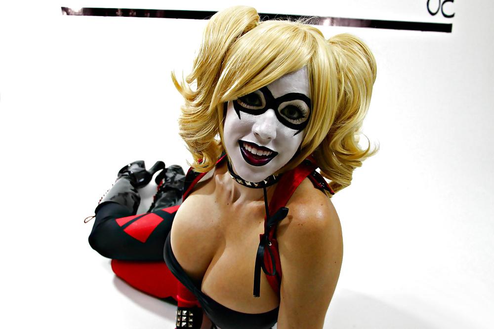 12P Big-titty Harley Quinn Cosplay