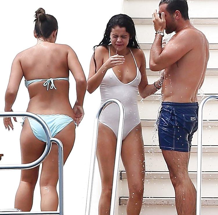 5P Selena Gomez swimsuit pokies