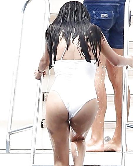 5P Selena Gomez swimsuit pokies