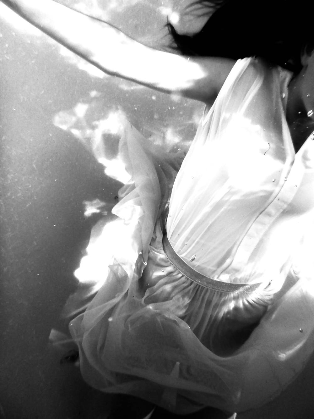 25P The little mermaid under the water 5