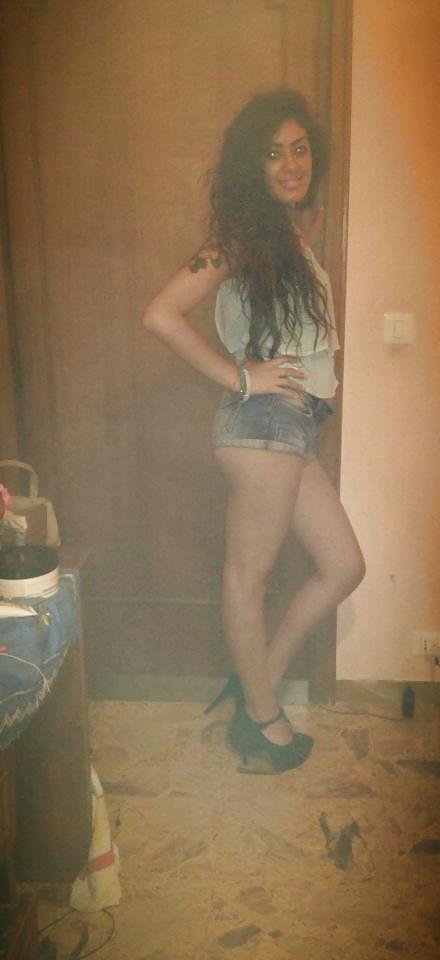 25P Nadia 20 ans l'arabe a sperme