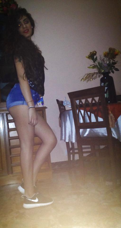 25P Nadia 20 ans l'arabe a sperme