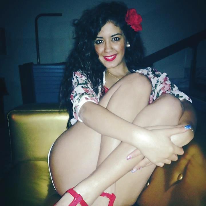 25P Nadia 20 ans l'arabe a sperme
