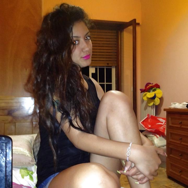 25P Nadia 20 ans l'arabe a sperme