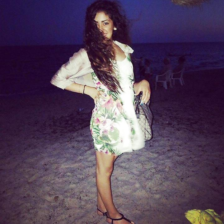 25P Nadia 20 ans l'arabe a sperme