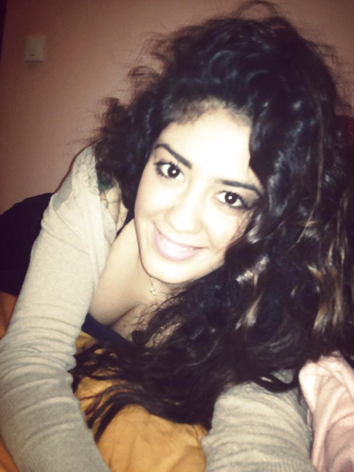 25P Nadia 20 ans l'arabe a sperme