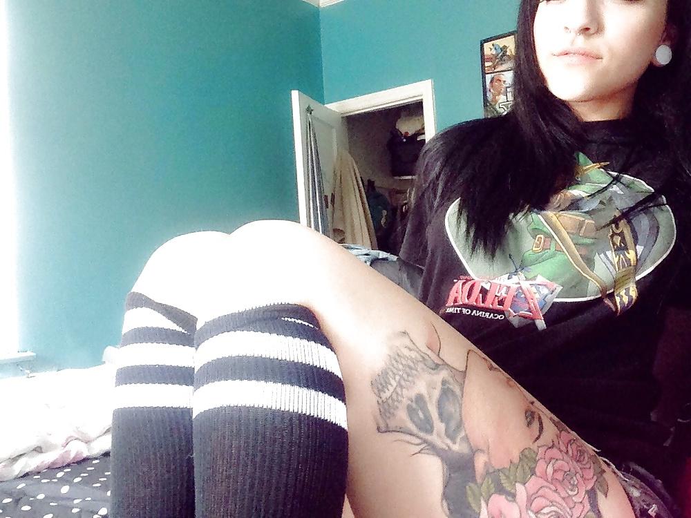 7P Sexy black haired girl with amazing body