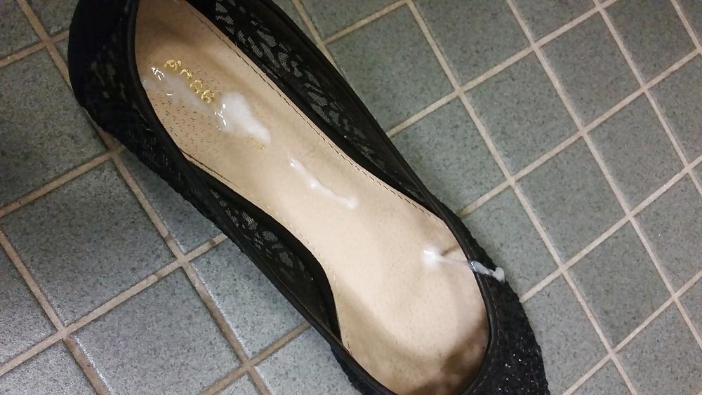 6P Cum in the Shoes of a Coworker 