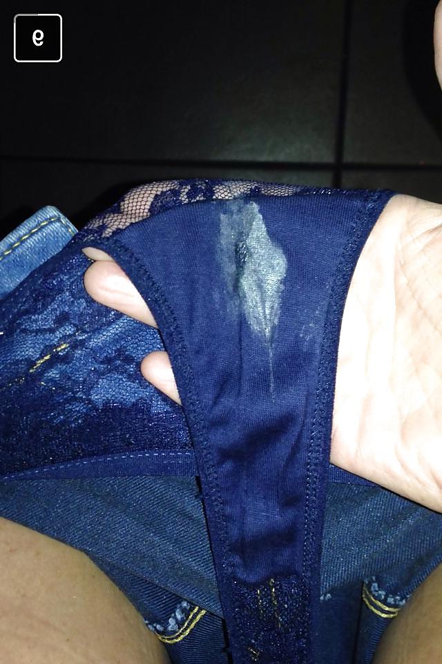 9P Dirty girl shows pussy arsehole and wet thong