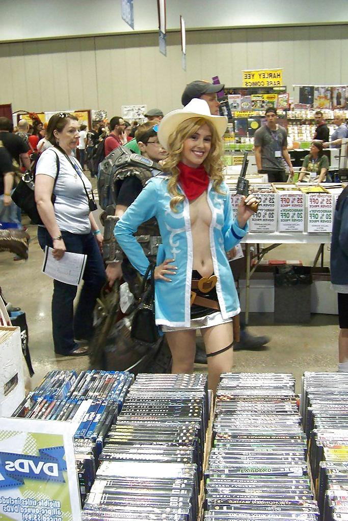 25P Cosplay Clique