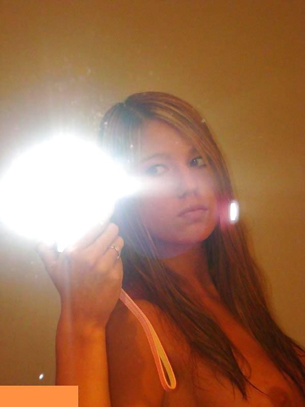 25P Lusty & Busty Teen Selfies 11