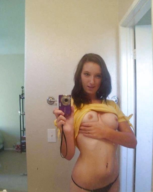 25P Lusty & Busty Teen Selfies 11
