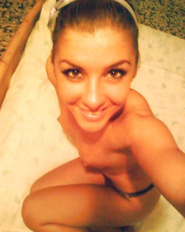 25P Lusty & Busty Teen Selfies 11