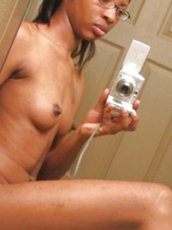 25P Lusty & Busty Teen Selfies 11