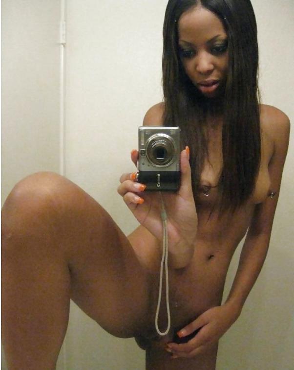 25P Lusty & Busty Teen Selfies 14