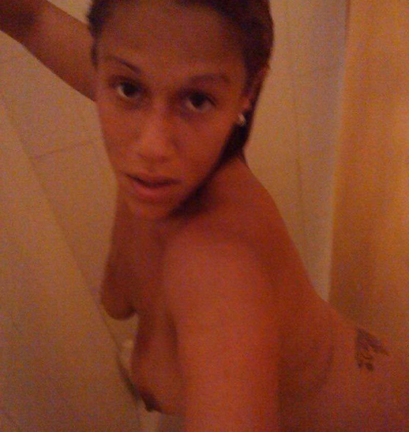 25P Lusty & Busty Teen Selfies 14
