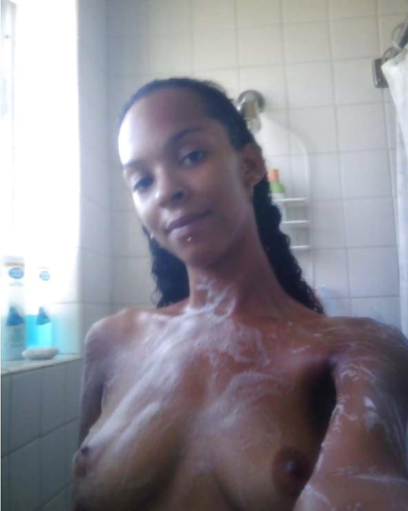 25P Lusty & Busty Teen Selfies 14