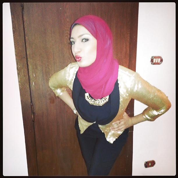 25P Arab beauty 25 - Cum on her