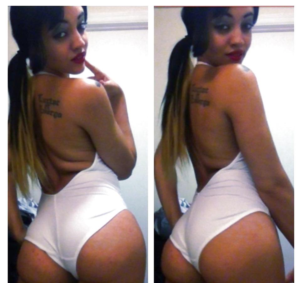 25P Lusty & Busty Teen Selfies 23