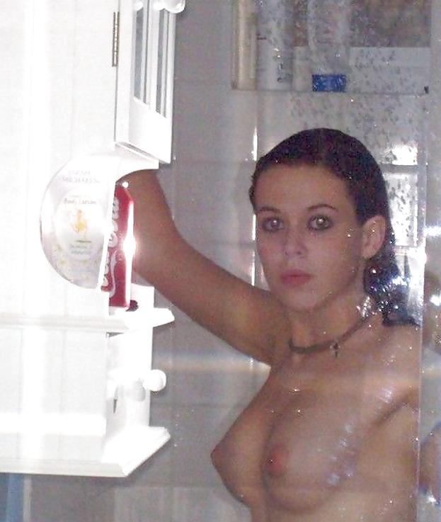 25P Lusty & Busty Teen Selfies 40
