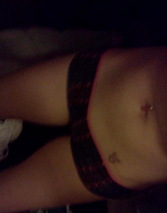 25P Lusty & Busty Teen Selfies 40