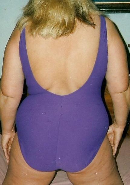 25P My wife in swimsuits..