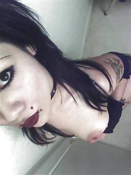25P Lusty & Busty Teen Selfies 44