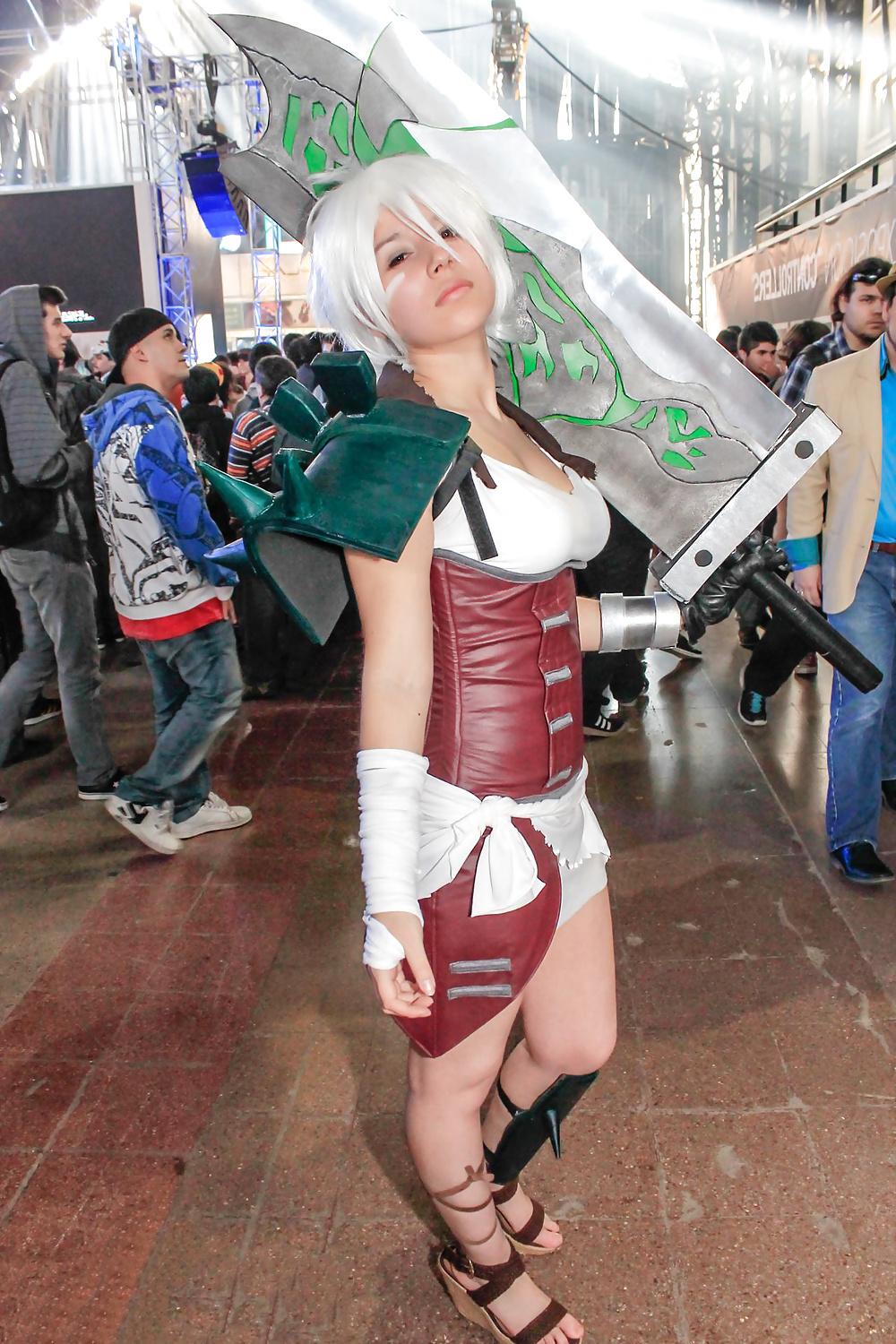 10P Riven Cosplay + Fakes