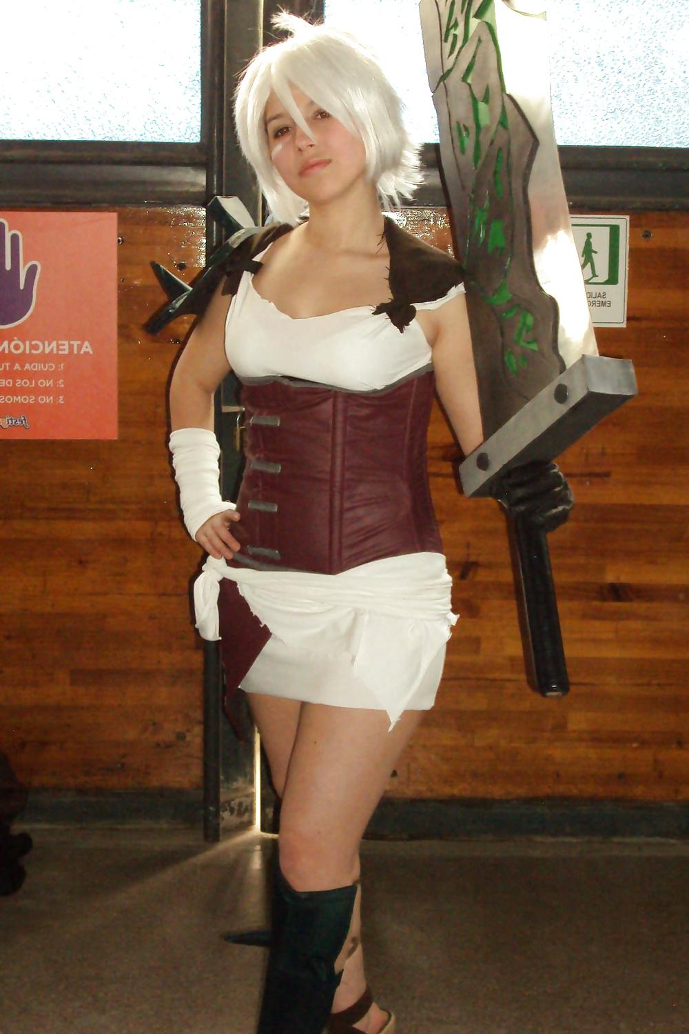 10P Riven Cosplay + Fakes