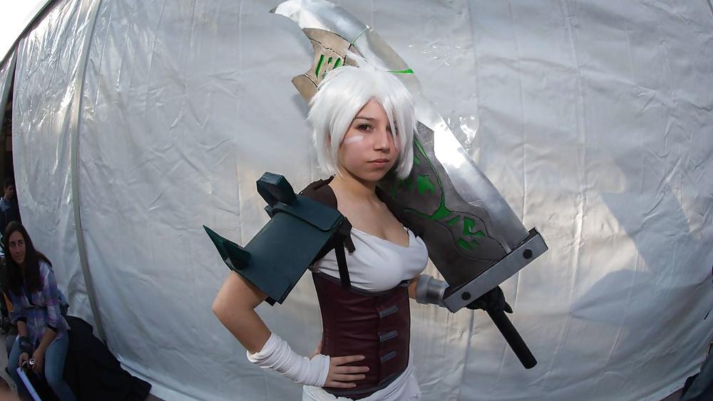 10P Riven Cosplay + Fakes