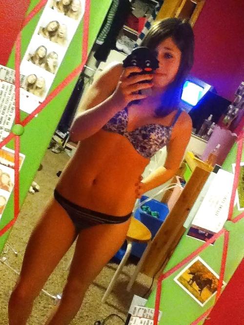 22P Sexy Teen Little Lexi Selfies