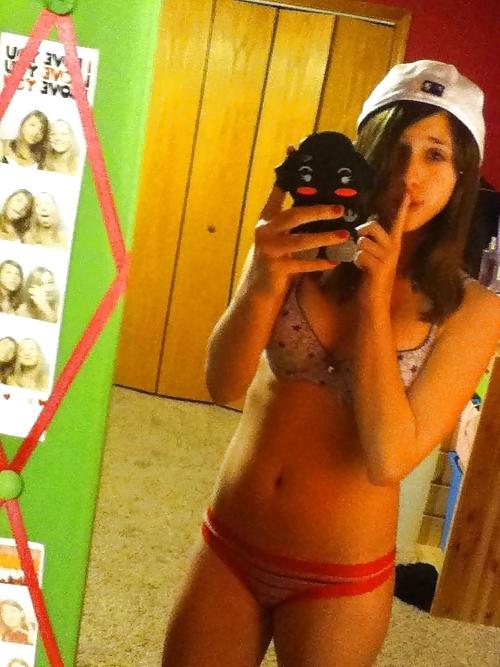 22P Sexy Teen Little Lexi Selfies