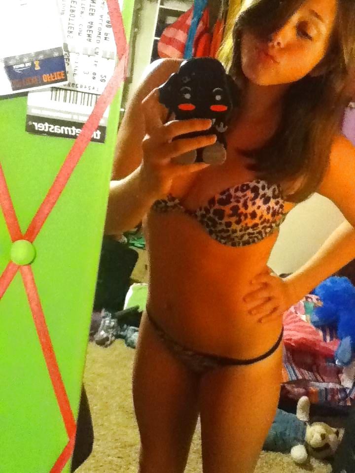 22P Sexy Teen Little Lexi Selfies