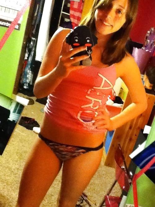 22P Sexy Teen Little Lexi Selfies