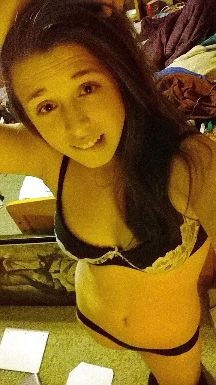 22P Sexy Teen Little Lexi Selfies