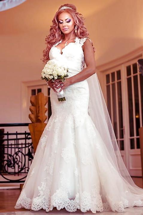 25P Dirty wife on her wedding