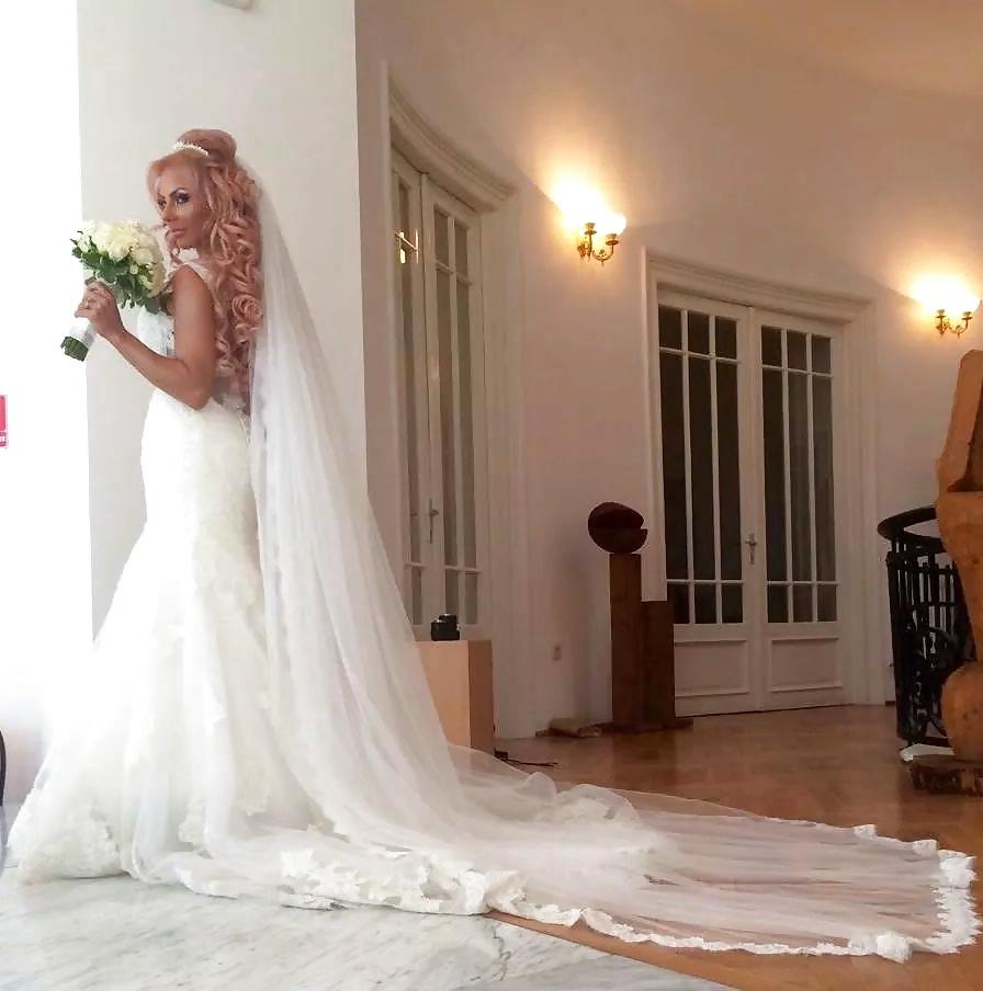 25P Dirty wife on her wedding