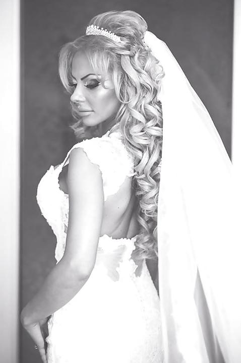 25P Dirty wife on her wedding