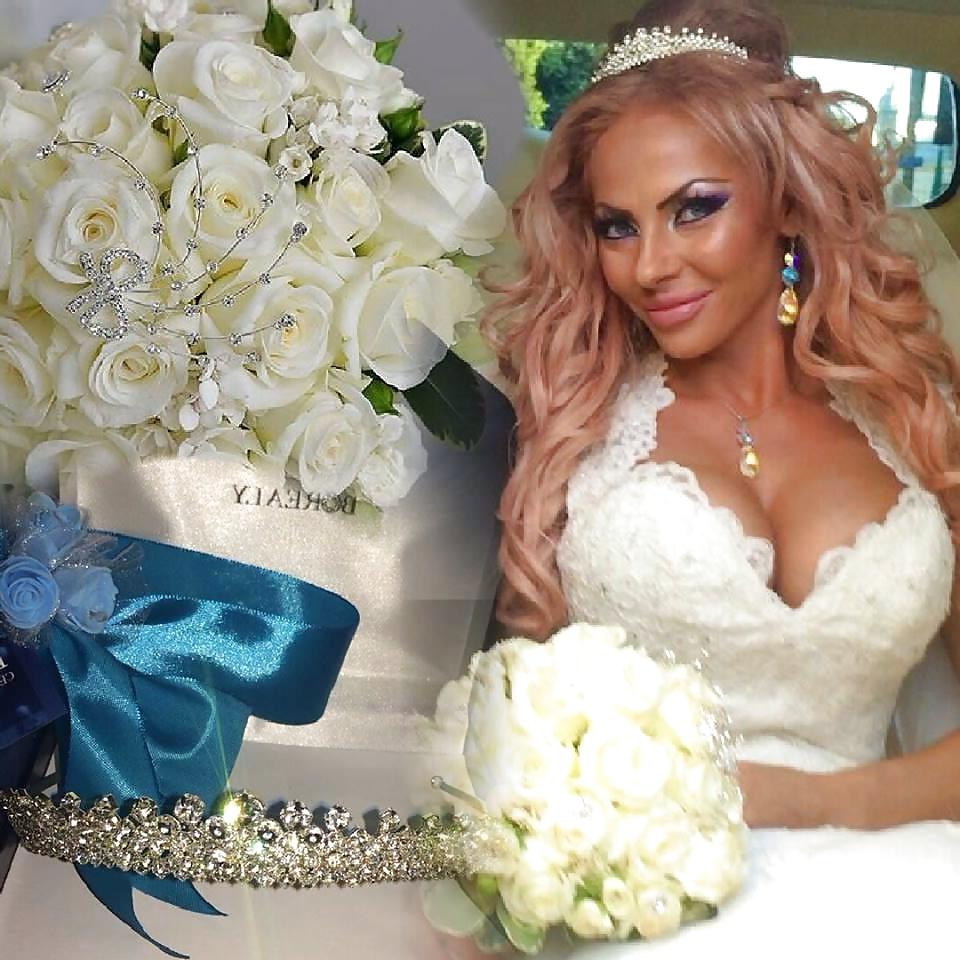 25P Dirty wife on her wedding