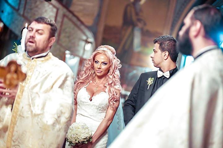25P Dirty wife on her wedding