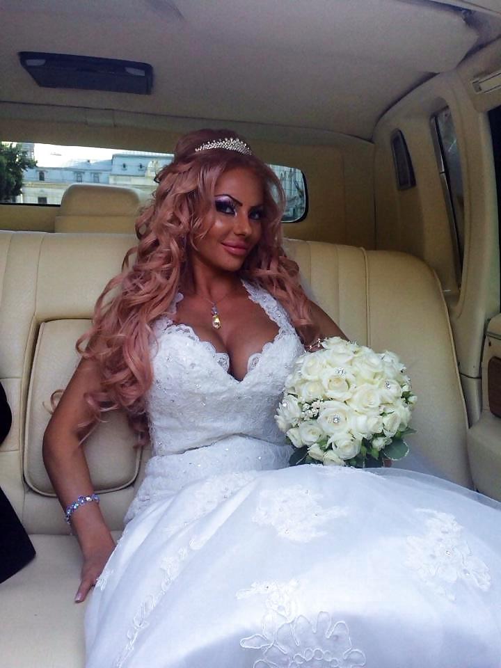 25P Dirty wife on her wedding