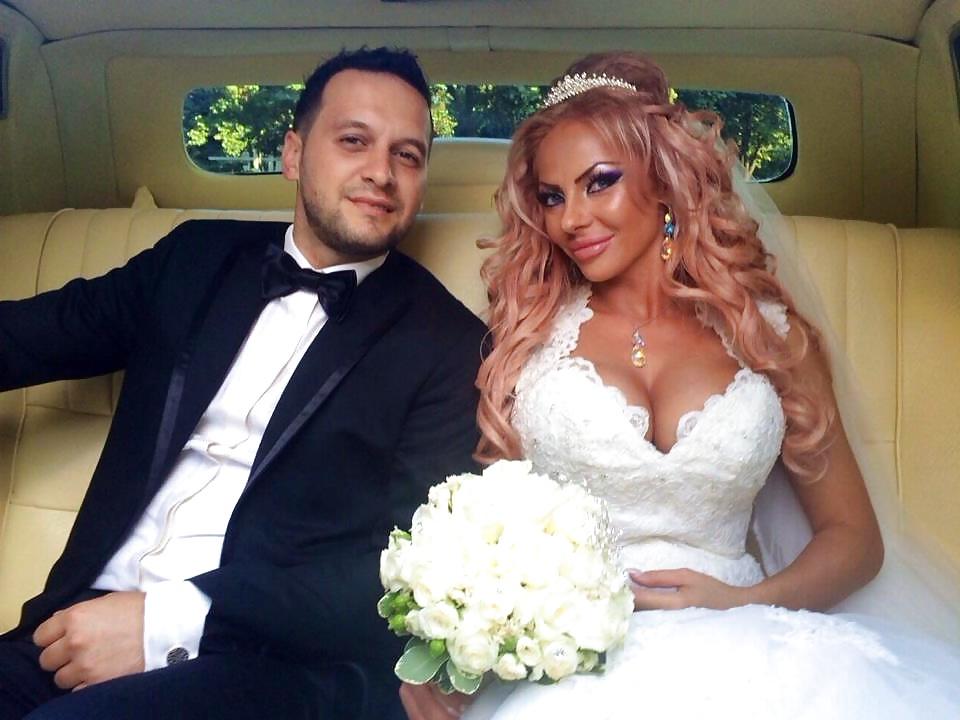 25P Dirty wife on her wedding