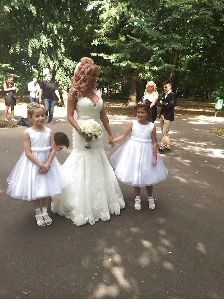 25P Dirty wife on her wedding