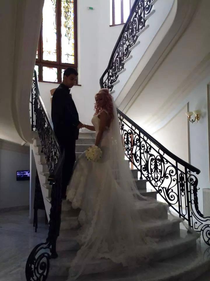 25P Dirty wife on her wedding
