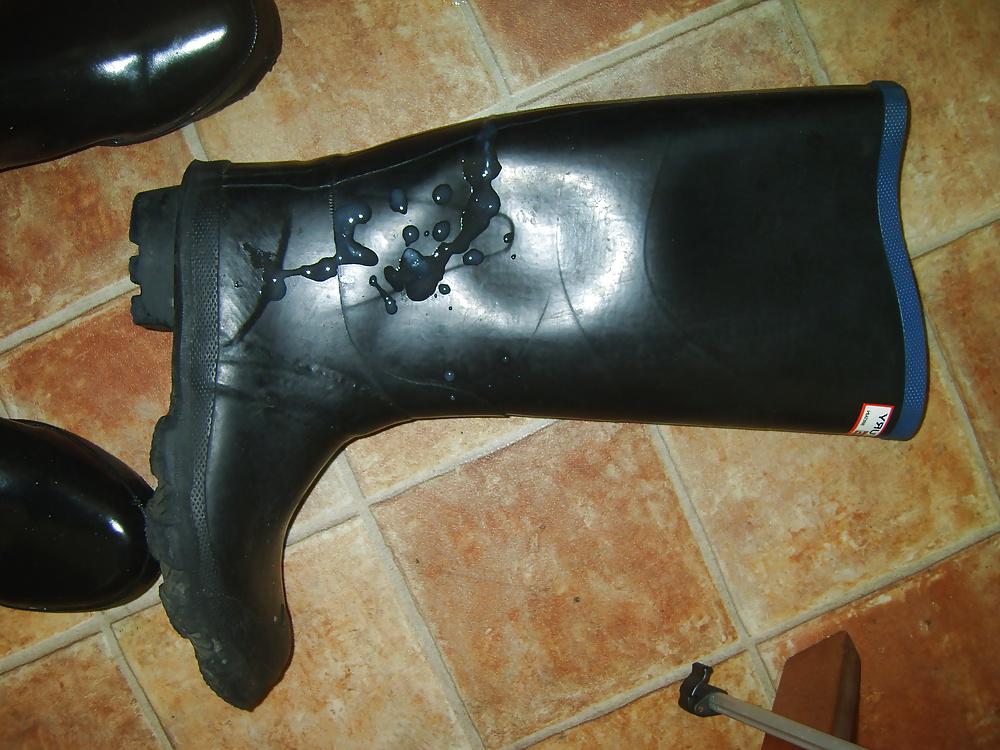 25P All my own work....dirty wellies.