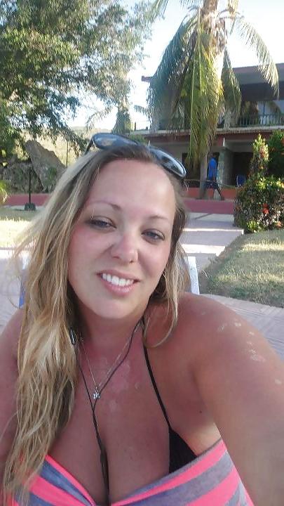 25P BUSTY MILF 