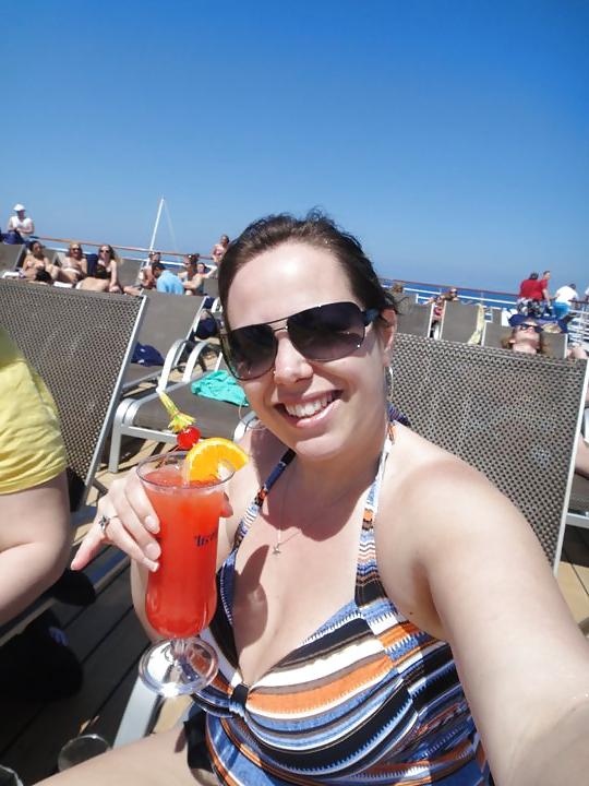 25P BUSTY MILF 