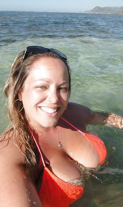 25P BUSTY MILF 